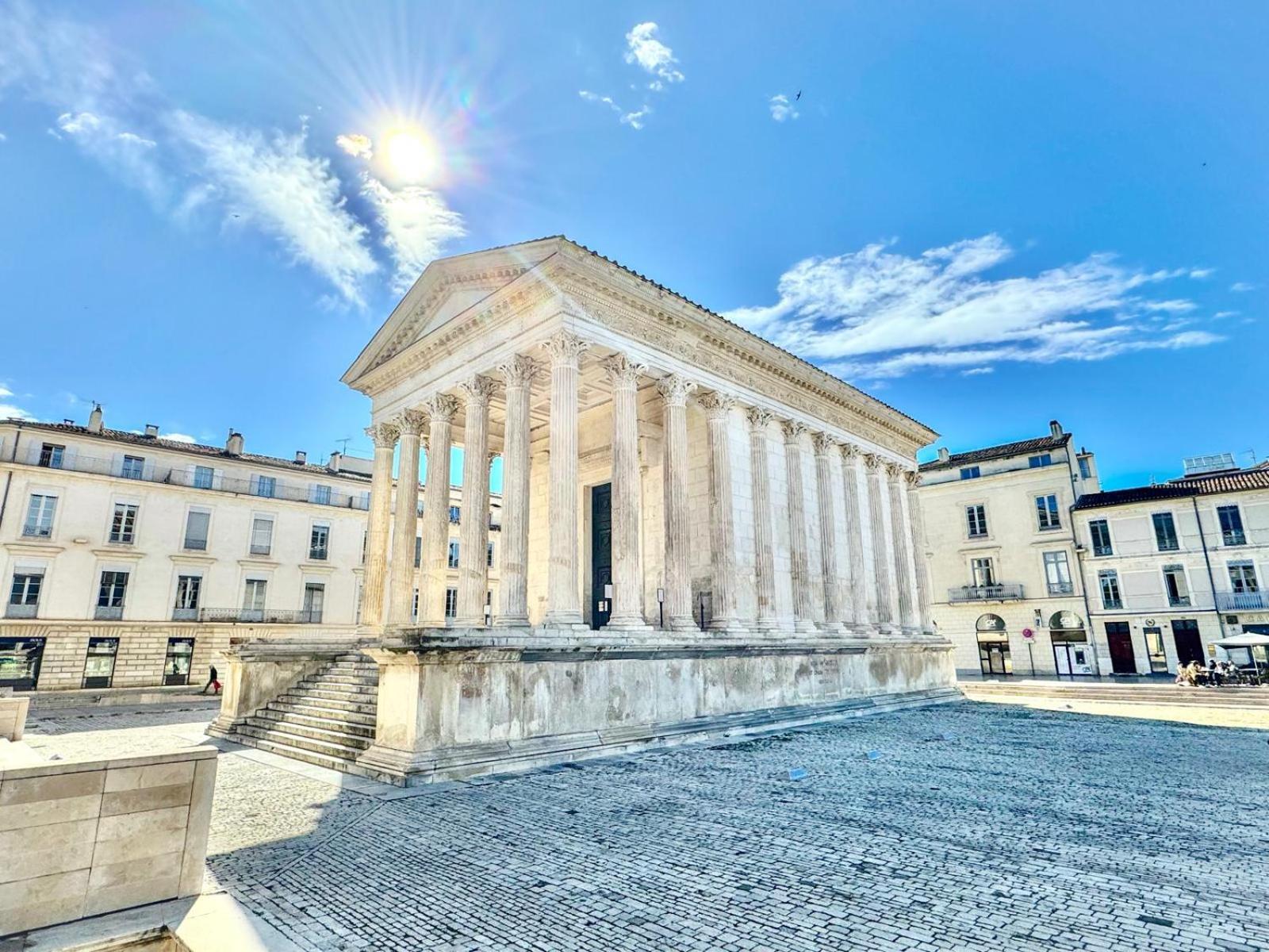 Au Coeur Du Centre Historique - Immeuble Classe - Terrasse - Climatise Nîmes Eksteriør bilde