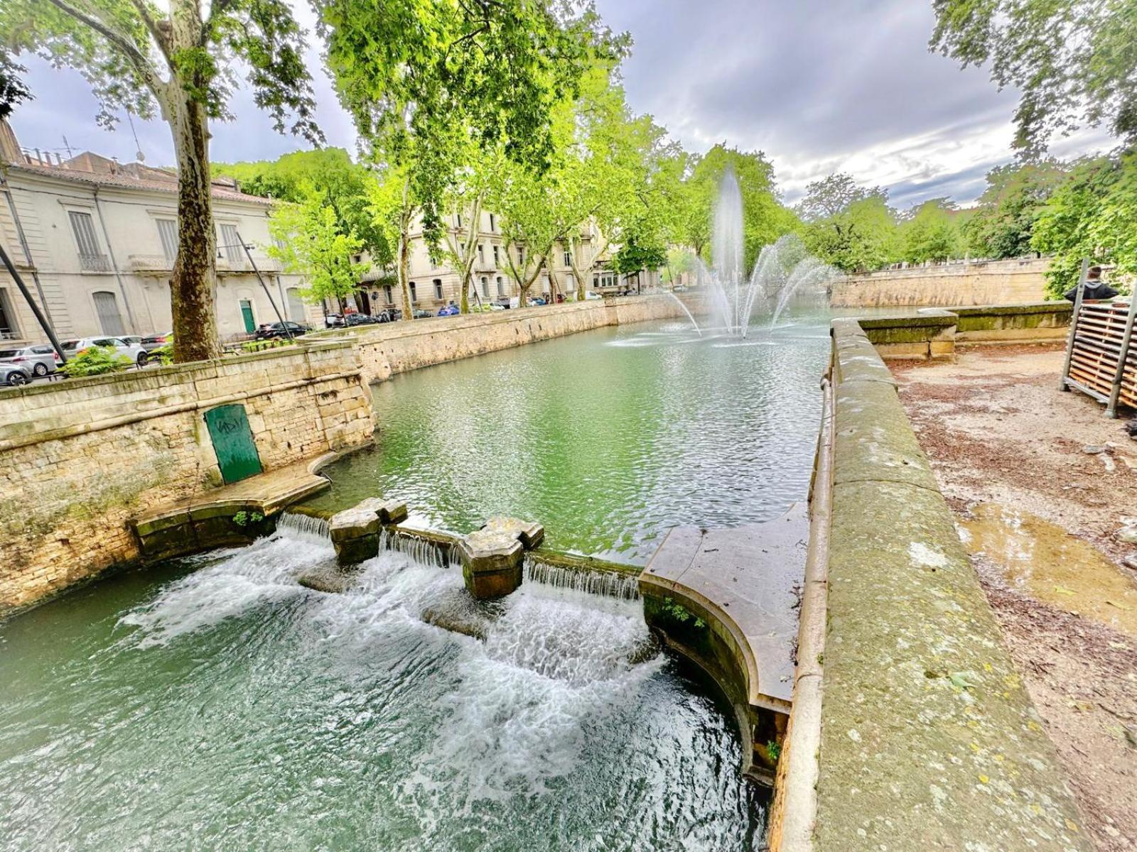 Au Coeur Du Centre Historique - Immeuble Classe - Terrasse - Climatise Nîmes Eksteriør bilde